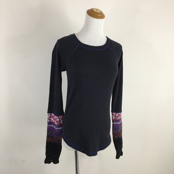 FREE PEOPLE Dark Blue Multicolor Knit Sleeve Insert Rounded Hem Textured Shirt - Picture 5 of 12